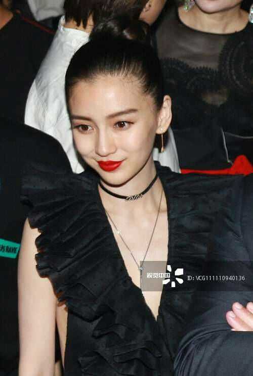 同框照,鉴于很多人说只p了angelababy,没有p热巴,(视觉中国有句mmp