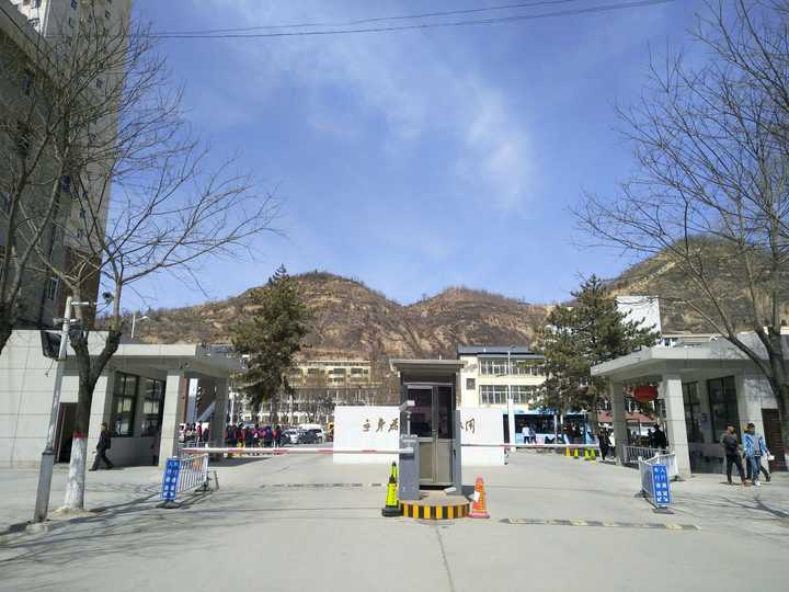 想问一下延安大学临床医学研究生住在哪里呀,是住在新