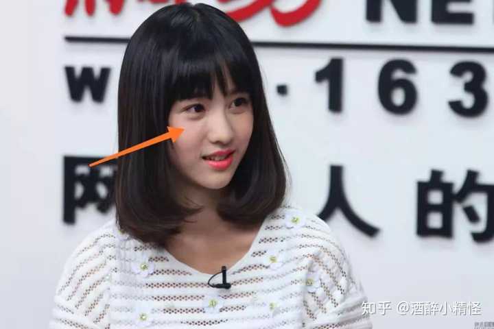陈都灵的长相在"小美女"范围内,是算得上出众的,素颜他拍的照片,能