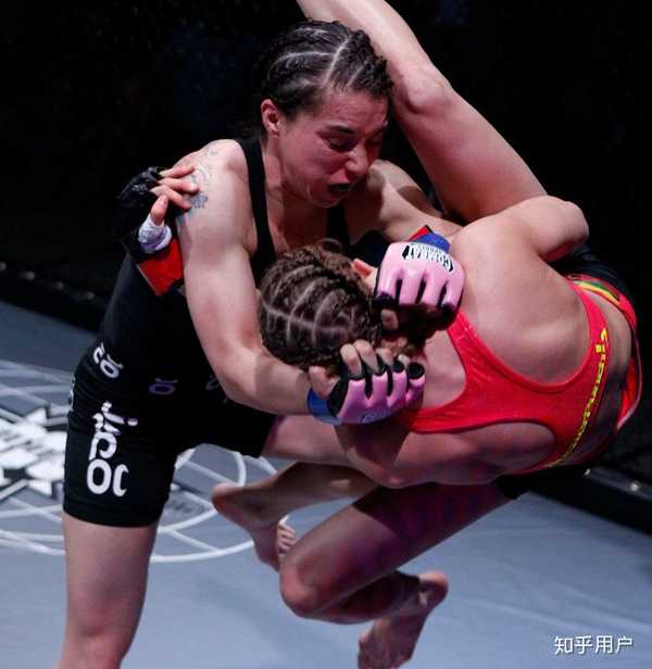 如何评价 ufc 女格斗手 rose namajunas?