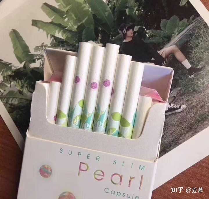 我想知道哪种女生抽的烟味道好闻一点?