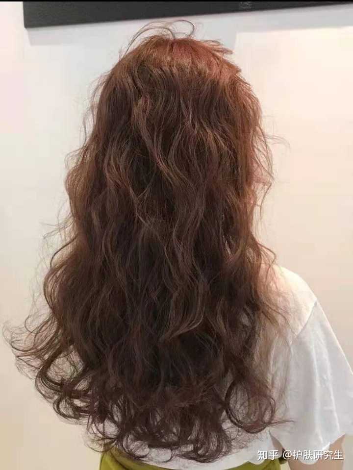 求好看的中长卷发发型?