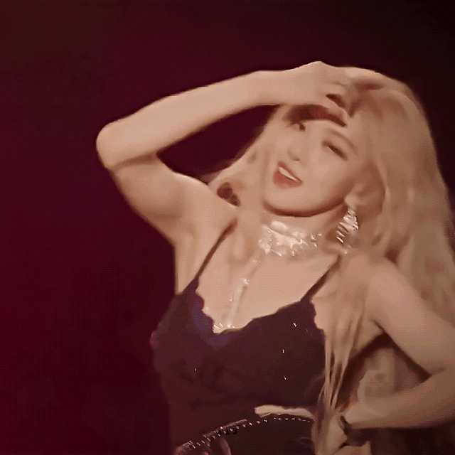 rose朴彩英身材pink,rose朴彩英身材 为什么粉丝说blackpink的rose朴彩英身材好?