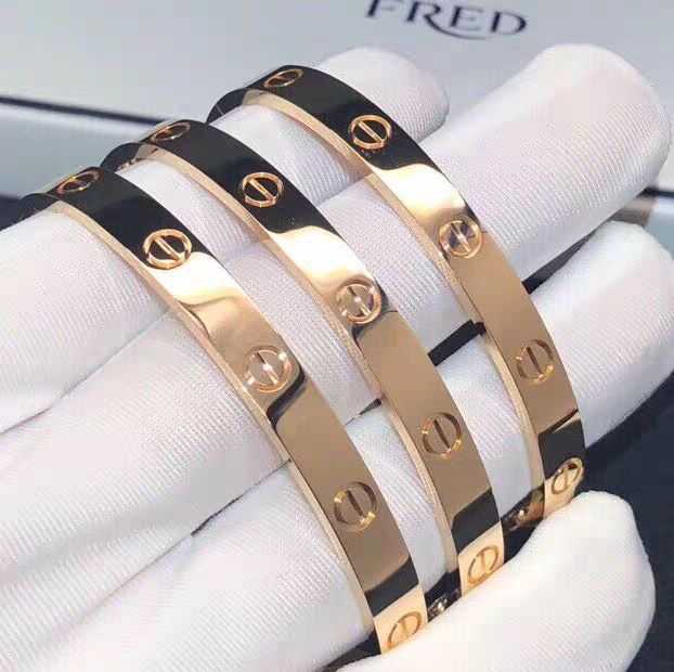 有哪些烂大街的奢侈品单品