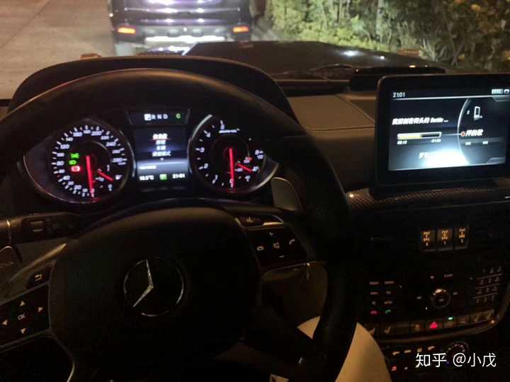 在路上开廉价车和开豪车相比有什么区别?