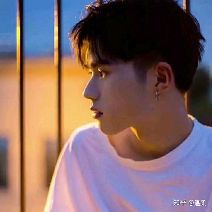 求满满少年感男头像?