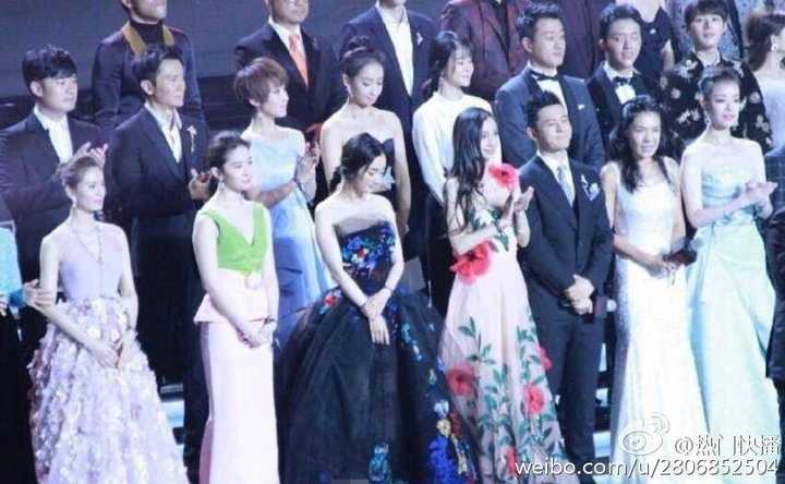 2016芭莎明星慈善夜刘亦菲杨幂刘诗诗你觉得谁最美?