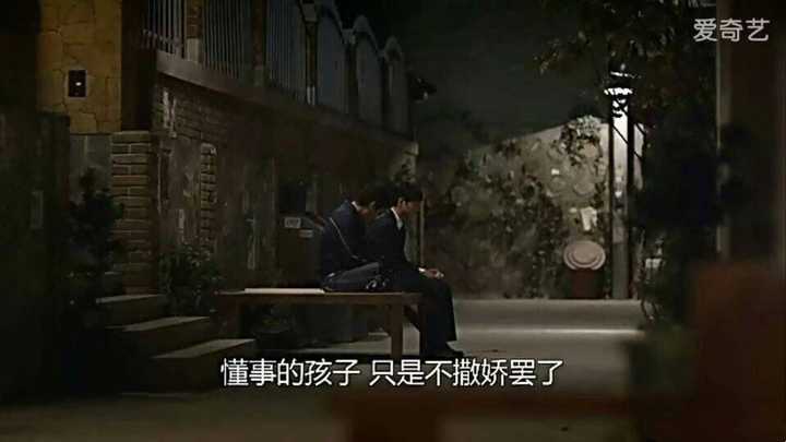 有哪些一句话电影台词背景做朋友圈背景图?