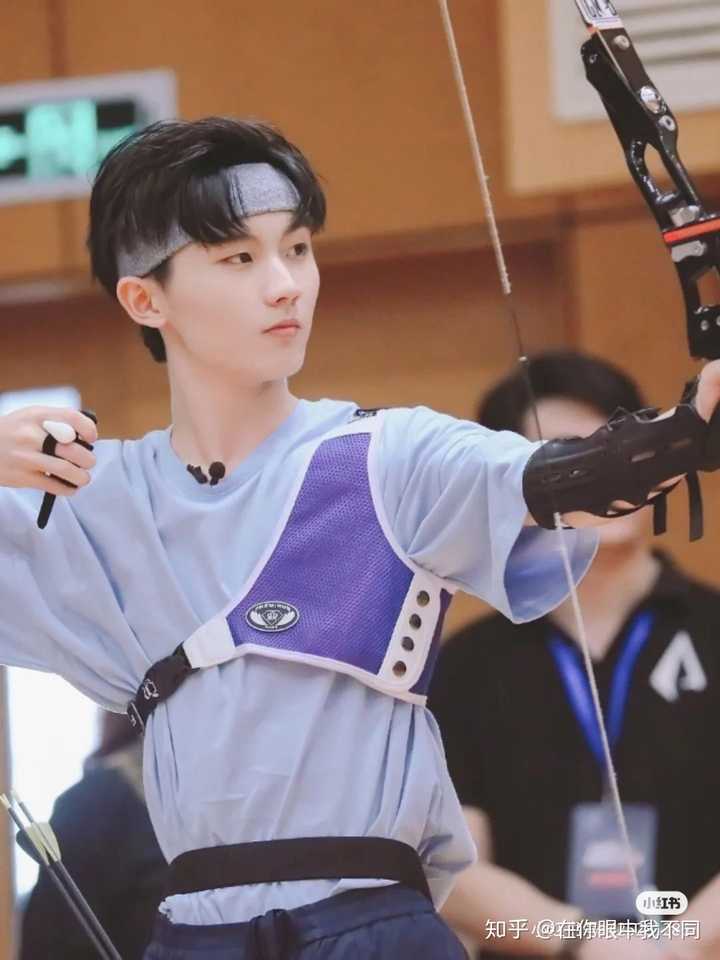 可以给我看点安利时代少年团的照片吗?