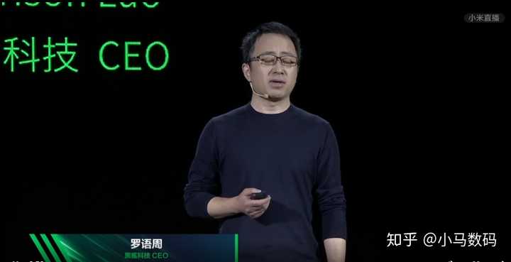 2,所有的手机厂商上来都得感谢用户,老罗上来就是要高喊:理解万岁!