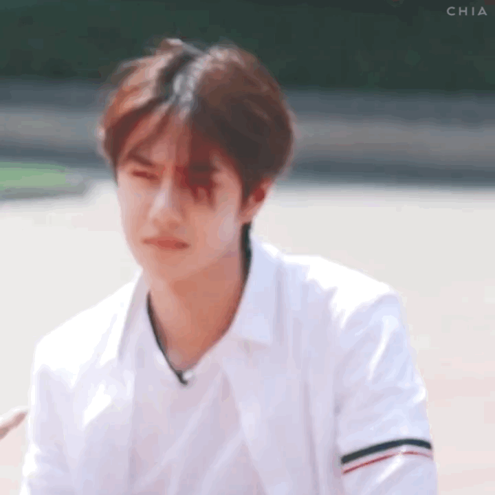 有没有一些王一博笑起来的动图啊?