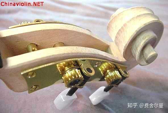 模仿低音提琴的机械弦轴