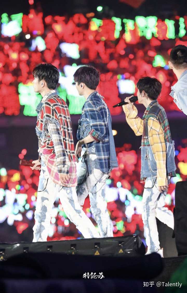 tfboys六周年照片,TFBOYS三周年照片 如何评价tfboys六周年演唱会?