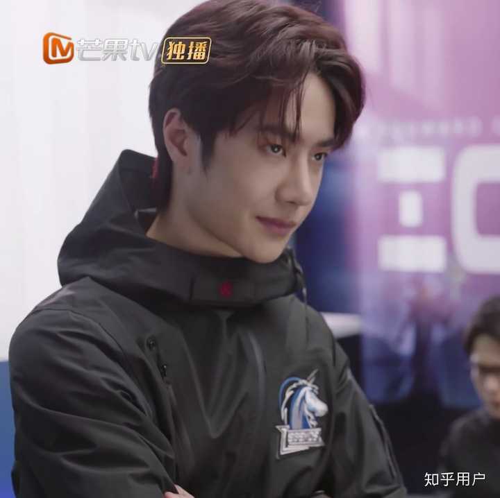 终于来一个邀请我回答想要王一博演什么角色的问题了! 卧底!