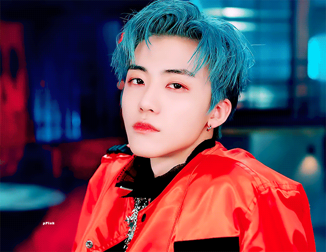 有哪些南韩爱豆绝美动图?