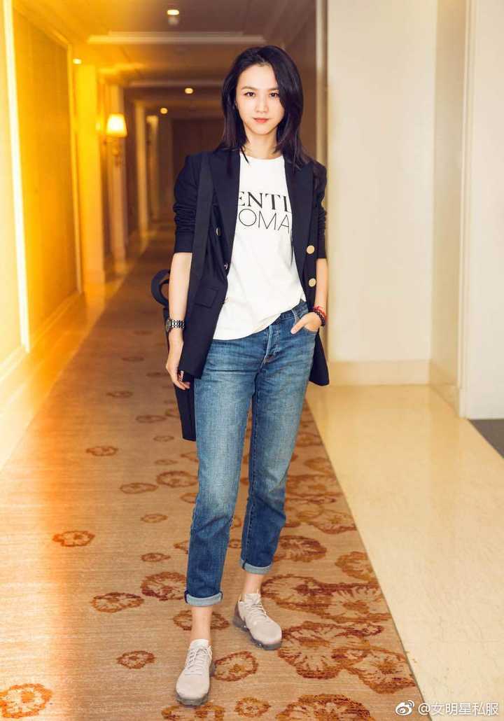女生小西装怎么穿才不会显得太正式?