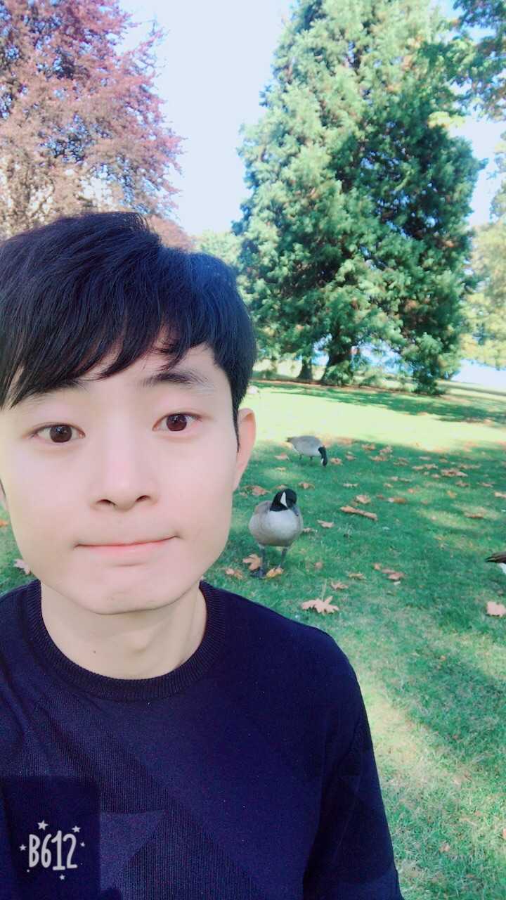 男生看起来比实际年龄小是一种什么体验?