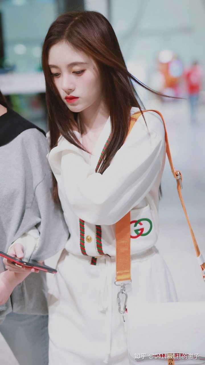 请问谁有鞠婧祎图片吗?
