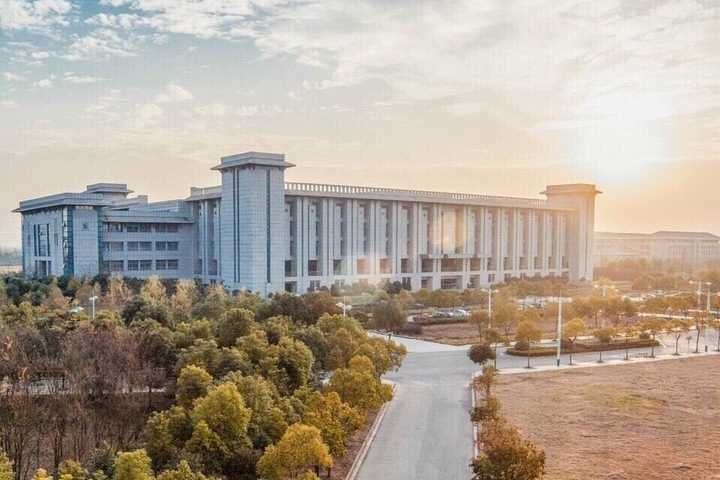 东南大学九龙湖校区是不是全国最难看的新校区?
