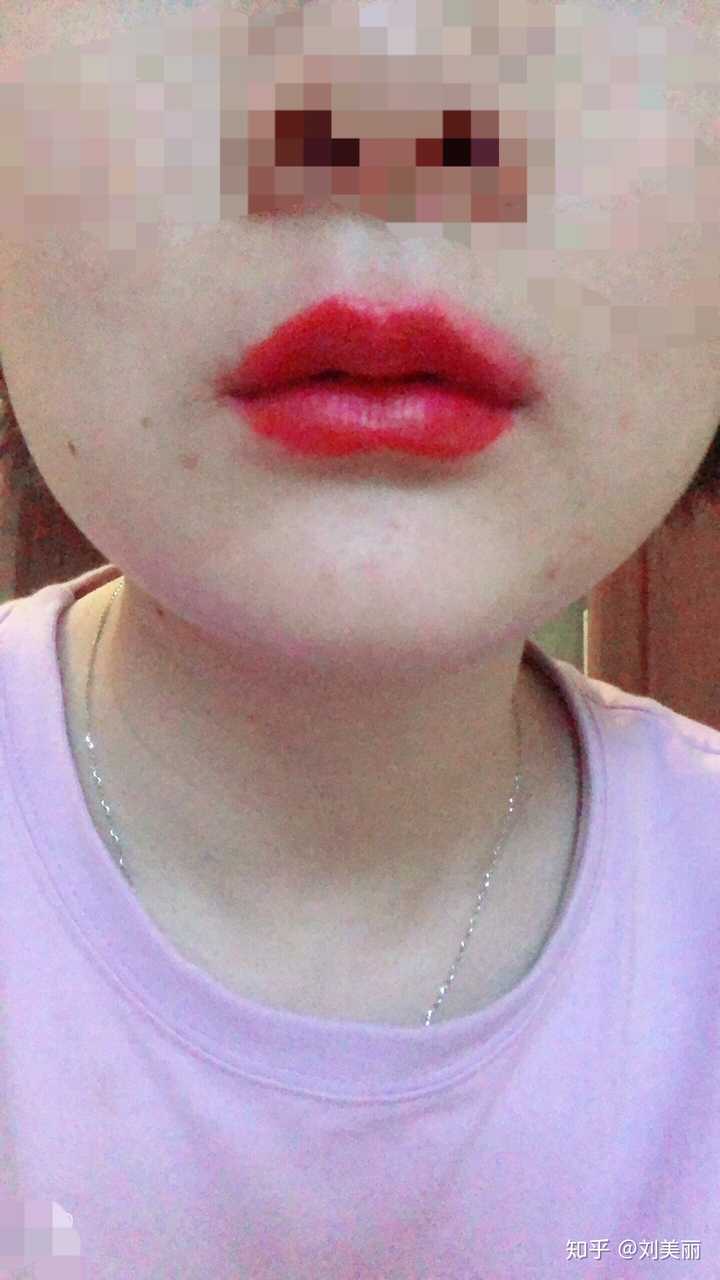 嘴唇又薄又小的人适合涂口红吗 如图 嘴小脸大没救了π_π?