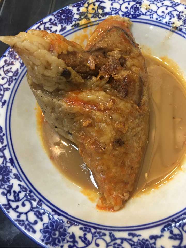 泉州侯阿婆肉粽,在泉州玩的三天里,两天都特意留着肚子去吃的.