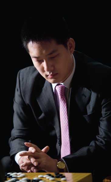 后来,埃尔温还曾召集中韩职业棋手,在江铸久的牵头下举办过几次小型的