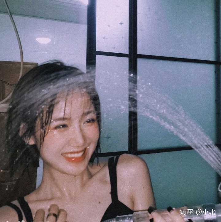 有没有笑起来甜甜的女生头像?