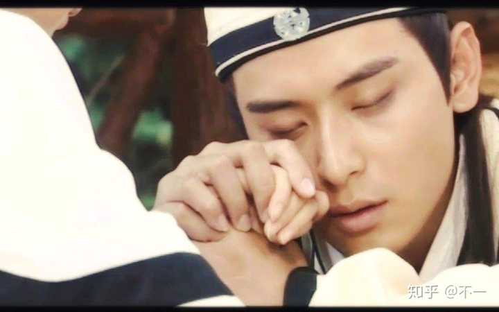 刚看《梁祝》时候,觉得马文才真的太坏了,还亲手扎了个小人. 现在看!