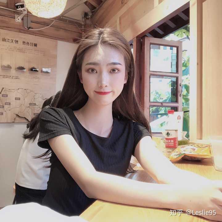 如果一个女孩子五官端正,然而嘴巴上有一颗黑痣,会减分吗?