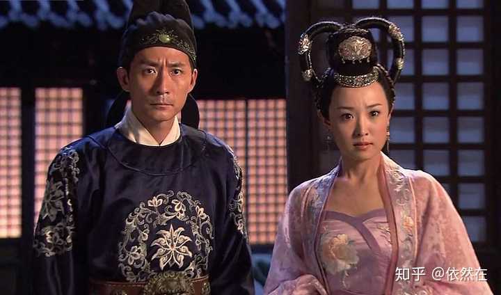 李元芳在第三部里的cp是小清,由董璇饰演.