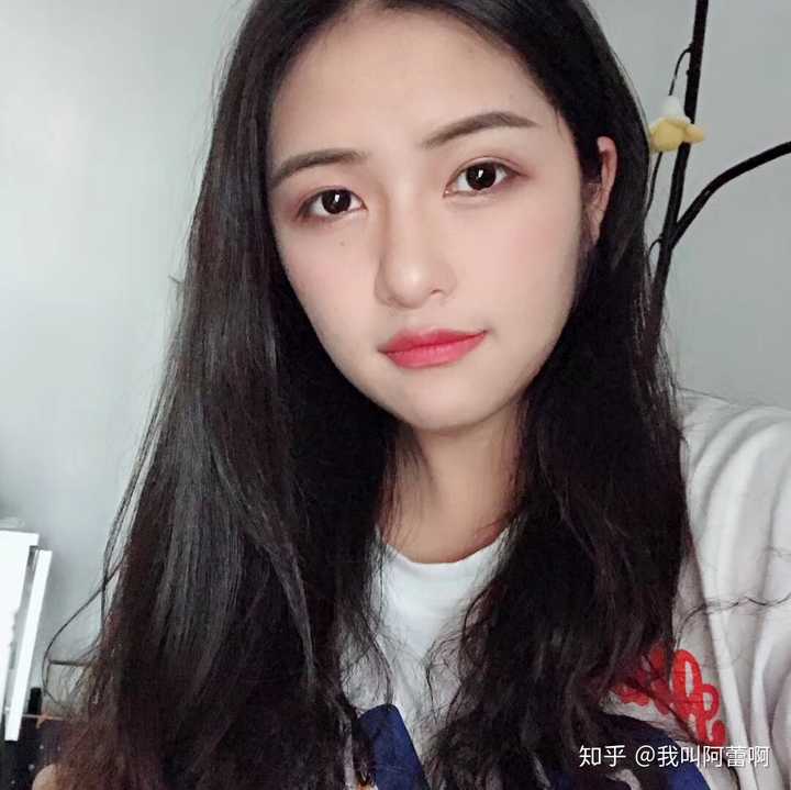 为什么现在漂亮的女生喜欢晒自拍?