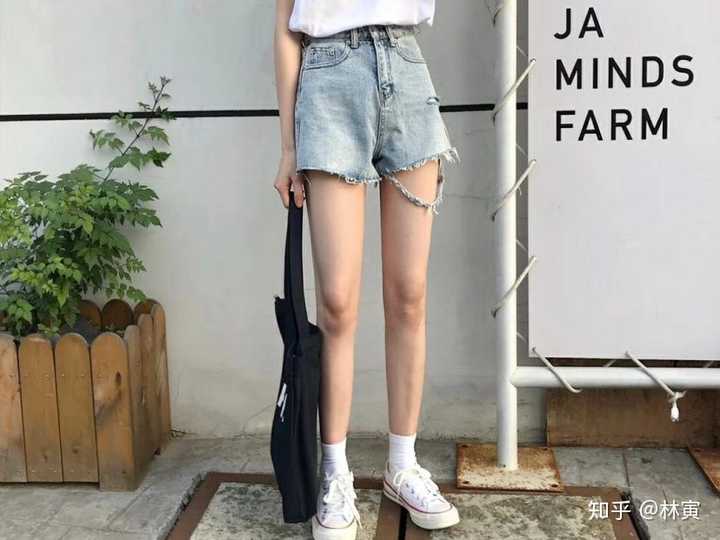 尤其是瘦肌肉腿,不是一天两天就可以完成的,很多人问我怎么瘦到现在