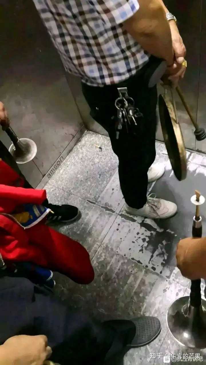 有没有什么男生大冒险输了的惩罚?