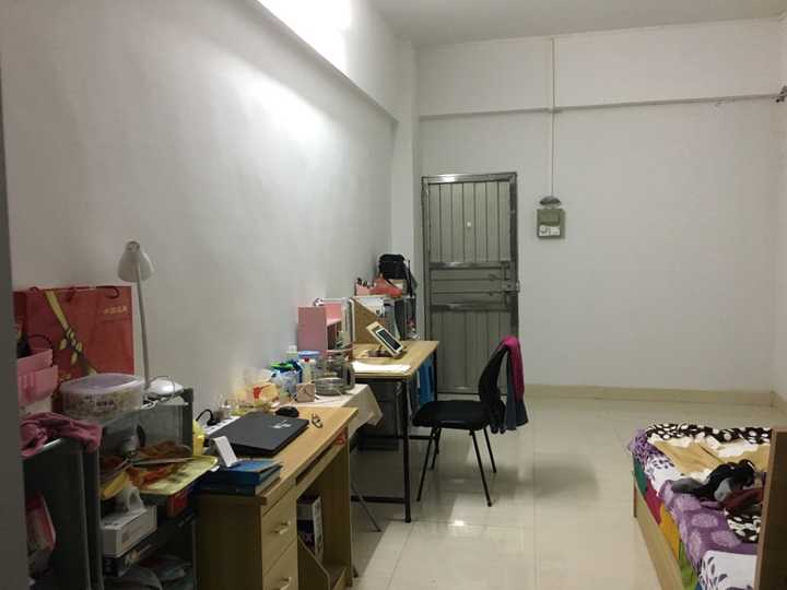 如何布置这样的出租屋?女生,单间?