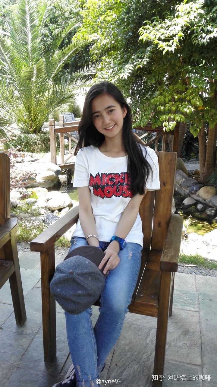高中时素颜就好看的女生长大化妆后岂不是逆天吗?