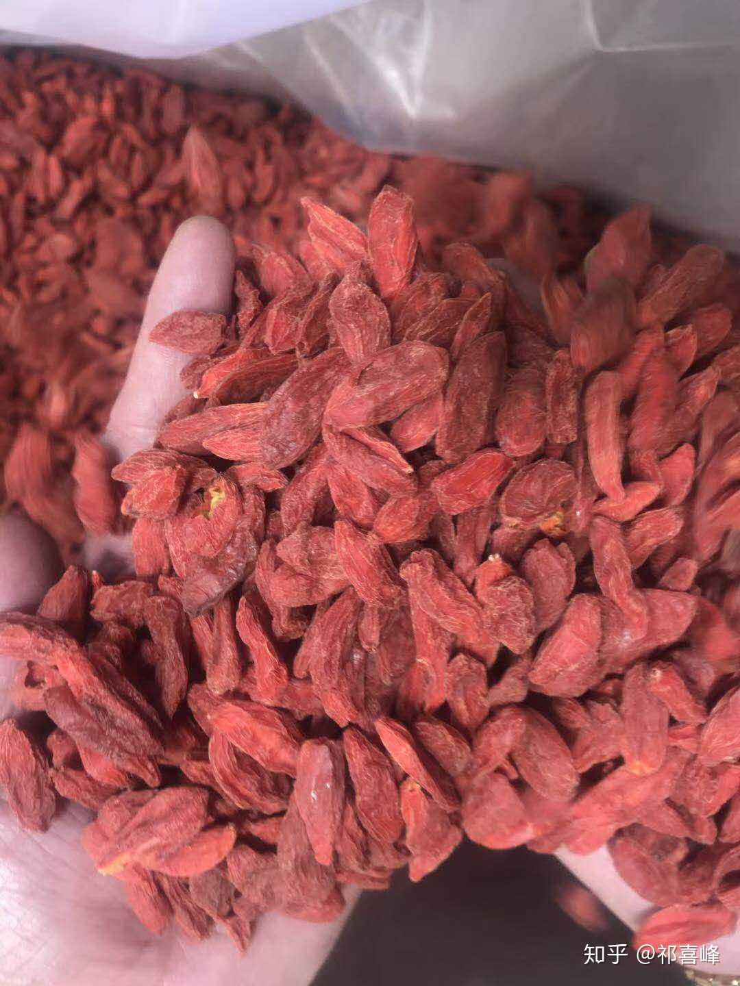 怎样辨别硫磺枸杞?