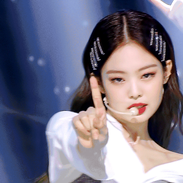 蠢萌蠢萌的. 郑秀晶 krystal 日常想念舞台晶,腹肌女神郑秀晶!