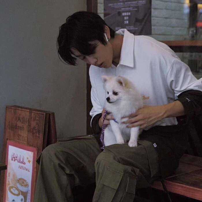 谁有那种男生酷酷的头像呀!