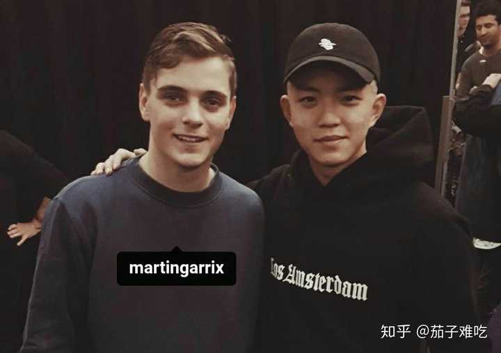 如何看待蔡徐坤和djsnake的合影?