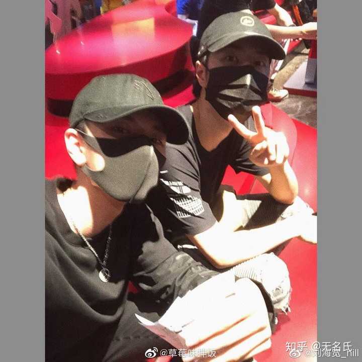 怎么看肖战王一博借位照?