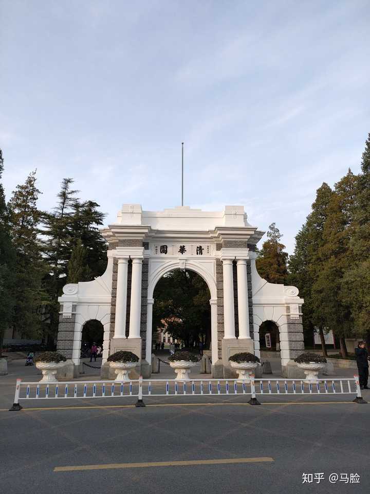 想要一些清华大学的图片景色建筑都可以