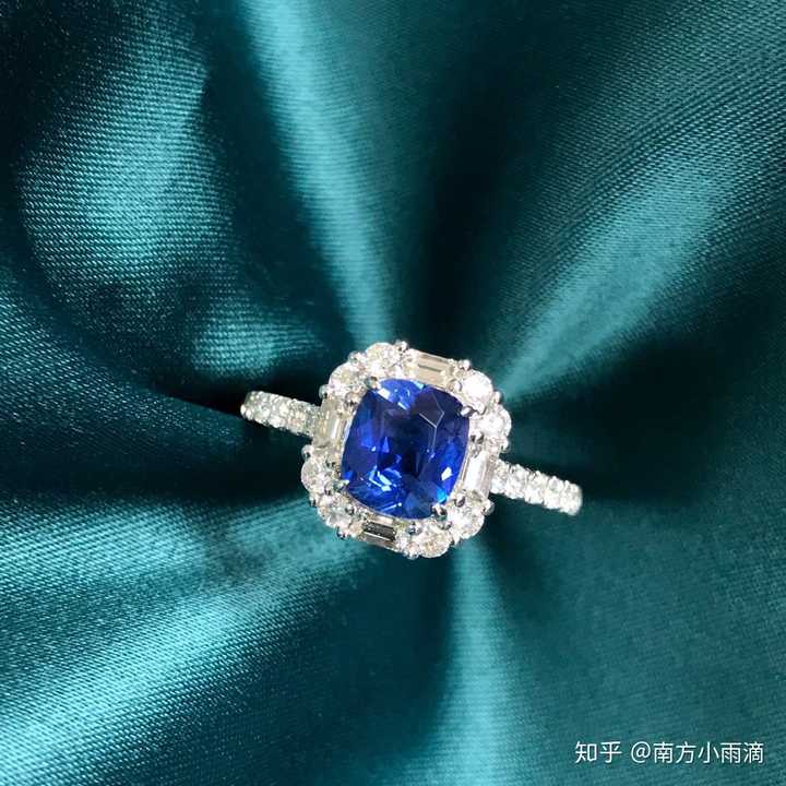 18k金无烧蓝宝石戒指,主石1.3ct,tgl裸石证书,钻石0.757ct,双证