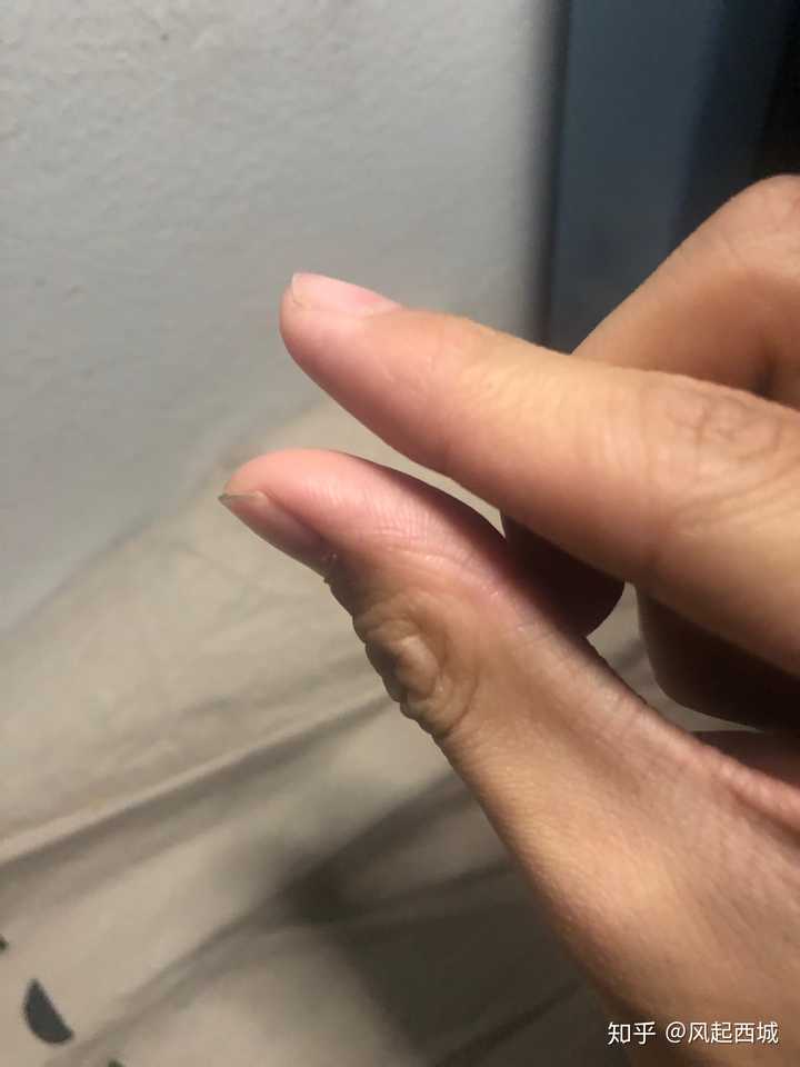 tony说:(tony用手比划了一下)这么长. 依旧是街上最靓的仔