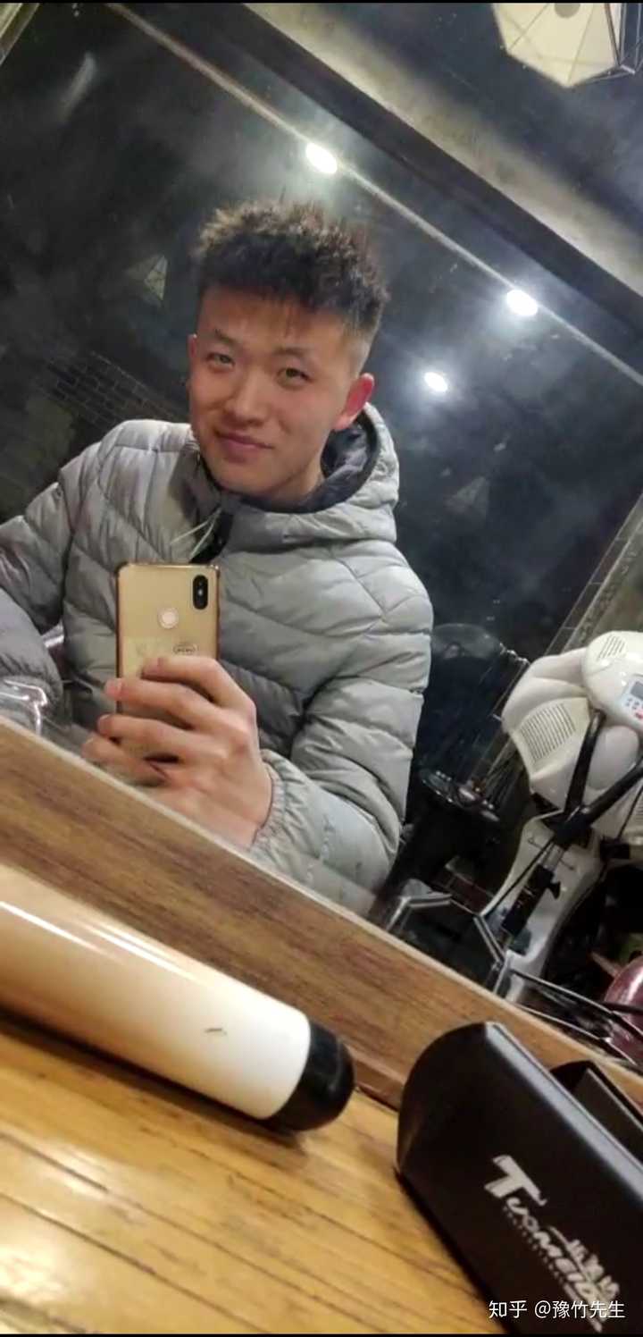 锡纸烫和寸头哪个好点.