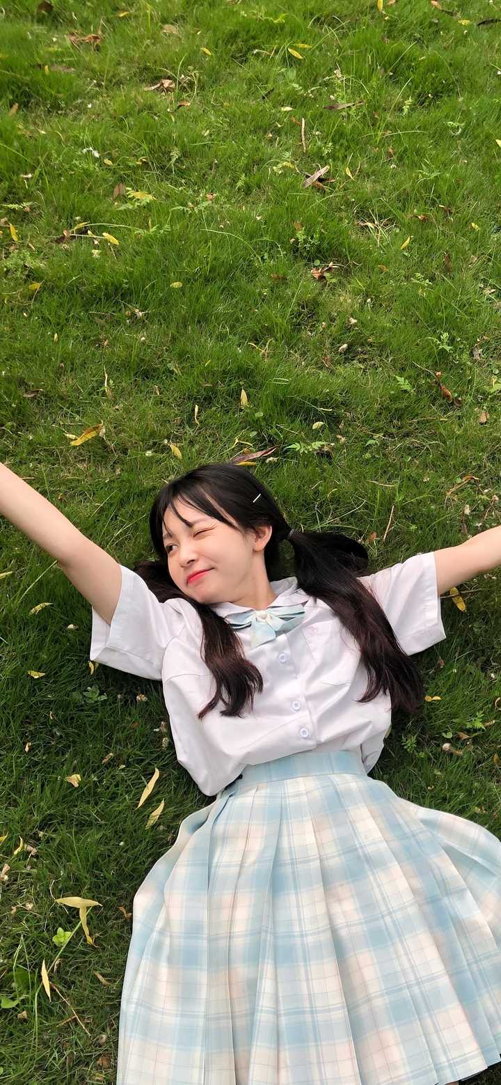 有没有一些漂亮小姐姐的壁纸呢?