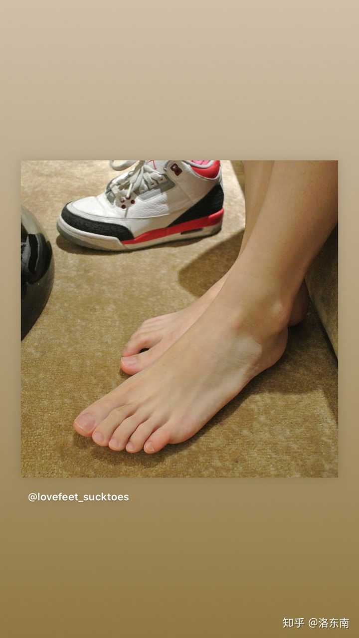 问下女生们,喜欢脚会被嫌弃吗?