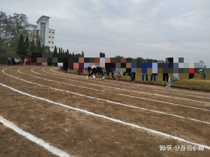 如何评价崇仁师范学生遭遇非人待遇?