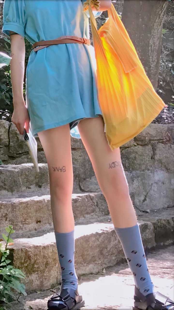 有哪些好看的全面屏渣男壁纸?