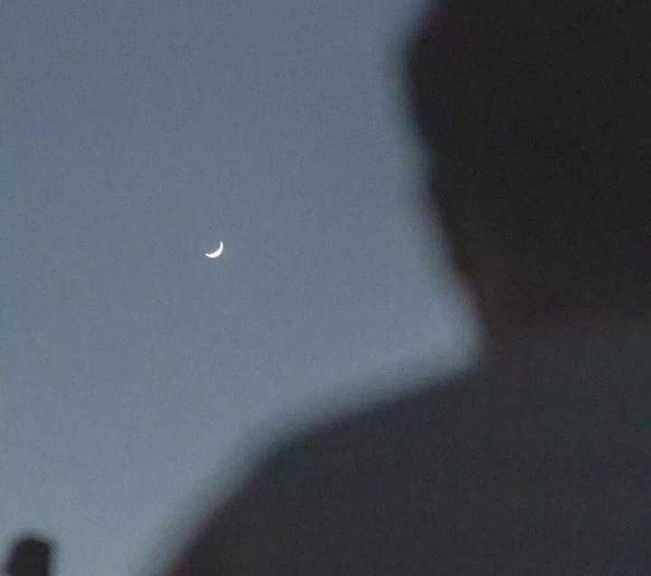 qq头像:背影 传说 仙人 星空 帅符合江湖传说这个qq名