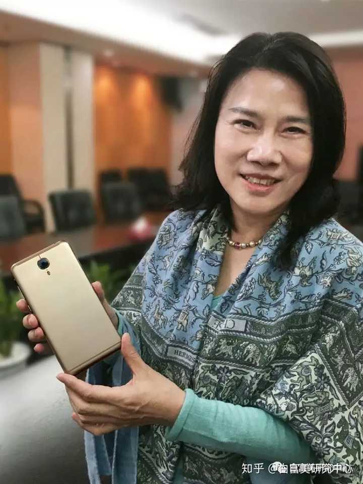 如何评价格力女老板董明珠?